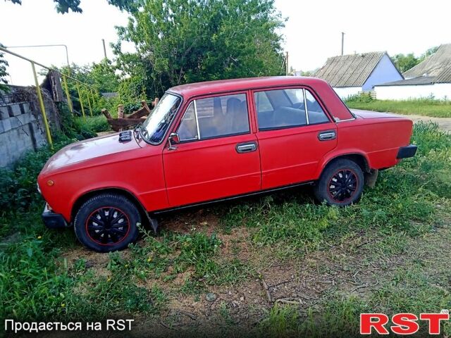 Красный ВАЗ 2101, объемом двигателя 1.3 л и пробегом 0 тыс. км за 700 $, фото 3 на Automoto.ua