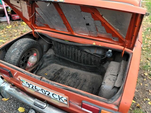 ВАЗ 2101 1977 в Кременчуге на Automoto.ua Красный ВАЗ 2101, объемом двигателя 0 л и пробегом 1000 тыс. км за 597 $, фото 5 на Automoto.ua