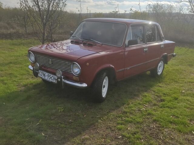 Красный ВАЗ 2101, объемом двигателя 1.6 л и пробегом 12 тыс. км за 646 $, фото 1 на Automoto.ua