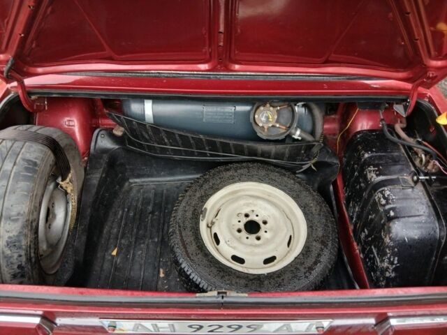 Красный ВАЗ 2101, объемом двигателя 1.2 л и пробегом 44 тыс. км за 665 $, фото 6 на Automoto.ua