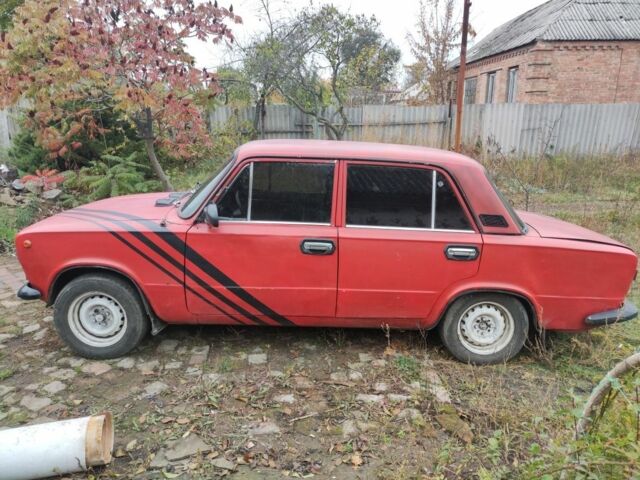 Красный ВАЗ 2101, объемом двигателя 0 л и пробегом 100 тыс. км за 335 $, фото 2 на Automoto.ua