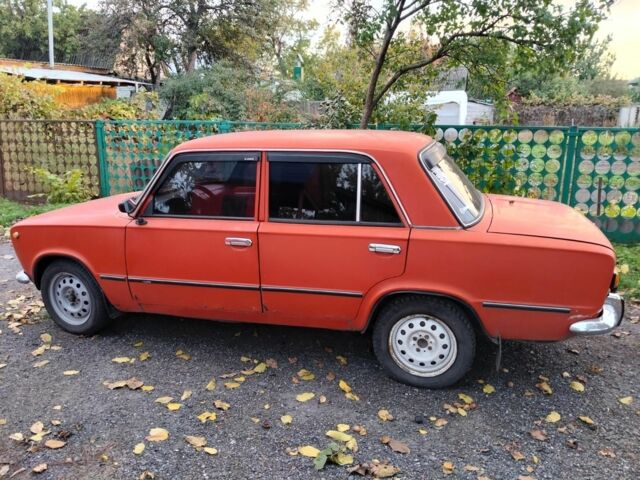 ВАЗ 2101 1977 в Кременчуге на Automoto.ua Красный ВАЗ 2101, объемом двигателя 0 л и пробегом 1000 тыс. км за 597 $, фото 1 на Automoto.ua