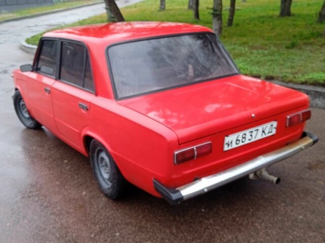 Красный ВАЗ 2101, объемом двигателя 1.5 л и пробегом 150 тыс. км за 999 $, фото 3 на Automoto.ua