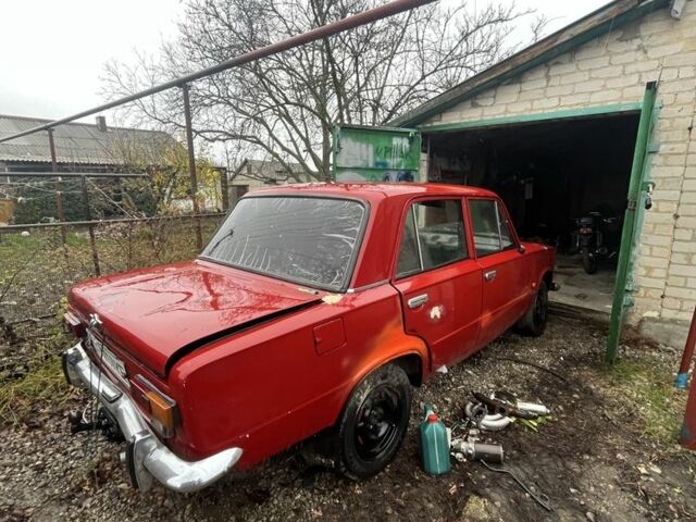 Красный ВАЗ 2101, объемом двигателя 1.3 л и пробегом 80 тыс. км за 143 $, фото 2 на Automoto.ua