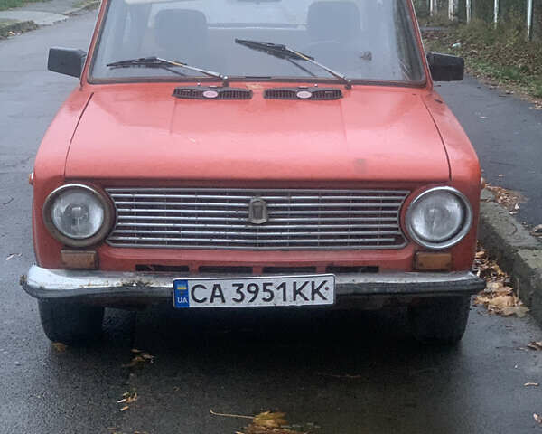 Красный ВАЗ 2101, объемом двигателя 1.3 л и пробегом 25 тыс. км за 713 $, фото 2 на Automoto.ua