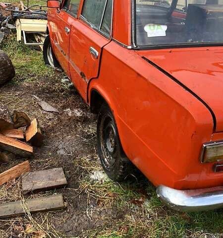 Красный ВАЗ 2101, объемом двигателя 1.3 л и пробегом 80 тыс. км за 233 $, фото 2 на Automoto.ua