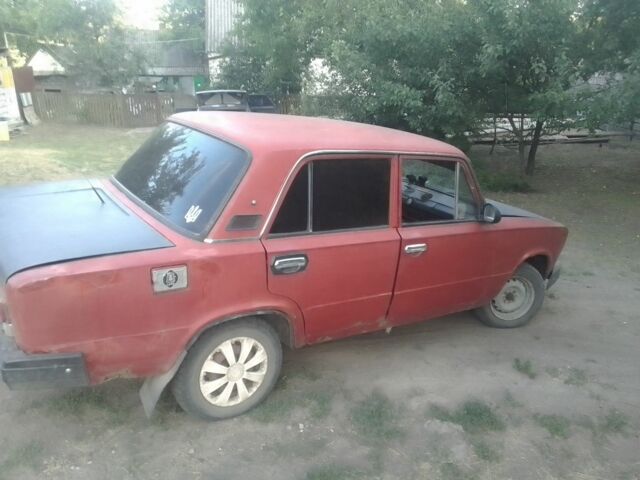 Красный ВАЗ 2101, объемом двигателя 1.3 л и пробегом 120 тыс. км за 290 $, фото 2 на Automoto.ua