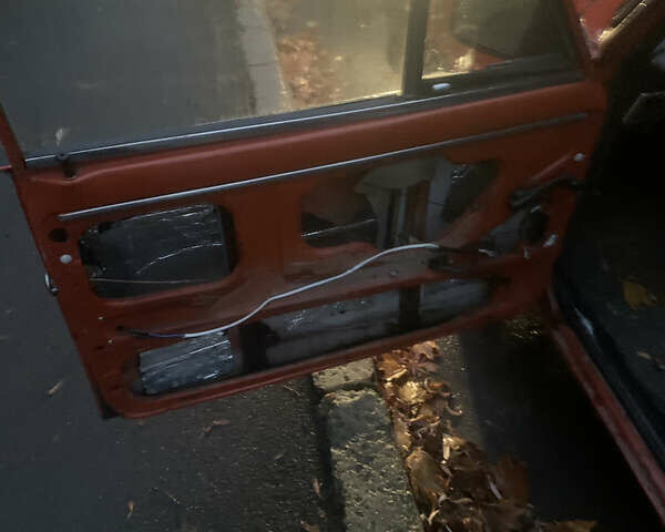 Красный ВАЗ 2101, объемом двигателя 1.3 л и пробегом 25 тыс. км за 713 $, фото 10 на Automoto.ua
