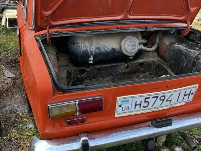 Красный ВАЗ 2101, объемом двигателя 1.3 л и пробегом 80 тыс. км за 143 $, фото 3 на Automoto.ua