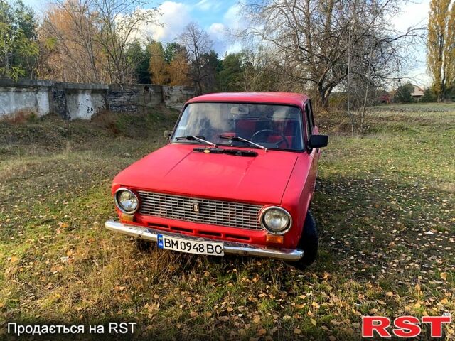 Красный ВАЗ 2101, объемом двигателя 1.3 л и пробегом 230 тыс. км за 590 $, фото 1 на Automoto.ua