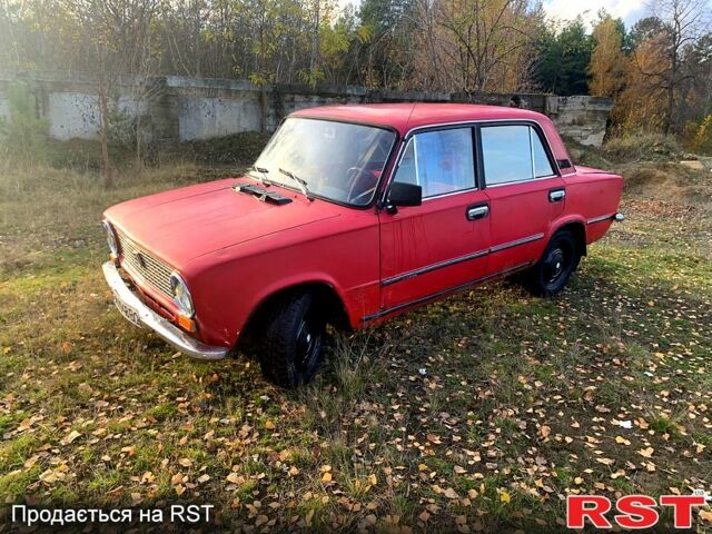 Красный ВАЗ 2101, объемом двигателя 1.3 л и пробегом 230 тыс. км за 590 $, фото 2 на Automoto.ua