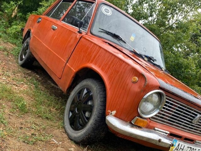 Красный ВАЗ 2101, объемом двигателя 1.6 л и пробегом 1 тыс. км за 450 $, фото 2 на Automoto.ua
