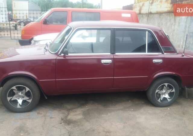 Червоний ВАЗ 2101, об'ємом двигуна 1.3 л та пробігом 300 тис. км за 1500 $, фото 1 на Automoto.ua