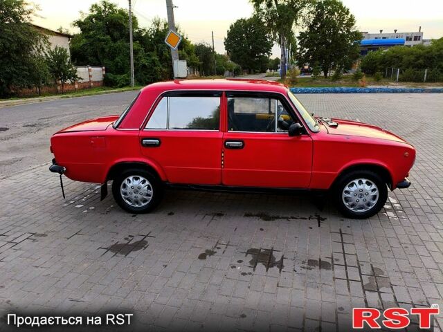 Красный ВАЗ 2101, объемом двигателя 1.3 л и пробегом 150 тыс. км за 580 $, фото 4 на Automoto.ua
