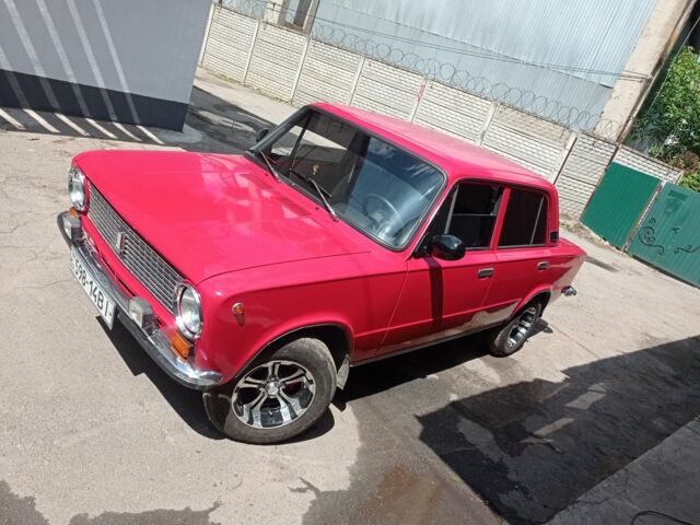 ВАЗ 2101 1979 в Виннице на Automoto.ua Красный ВАЗ 2101, объемом двигателя 1.3 л и пробегом 97 тыс. км за 2400 $, фото 7 на Automoto.ua