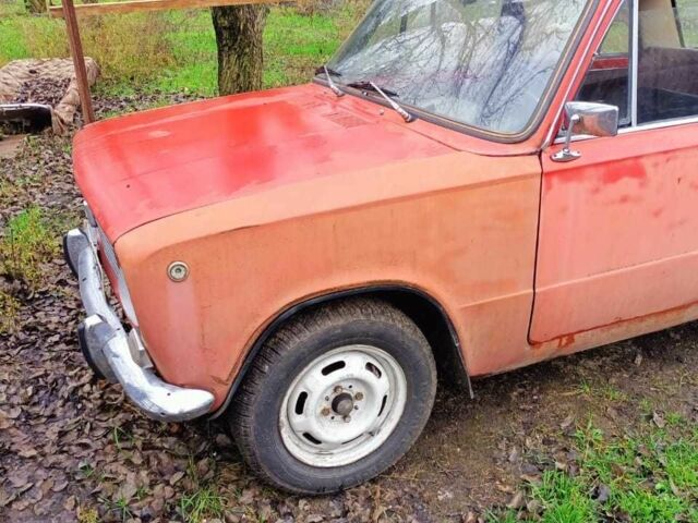 Красный ВАЗ 2101, объемом двигателя 1.2 л и пробегом 5 тыс. км за 378 $, фото 4 на Automoto.ua