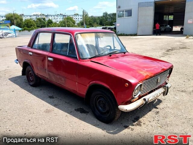 Красный ВАЗ 2101, объемом двигателя 1.6 л и пробегом 300 тыс. км за 300 $, фото 8 на Automoto.ua