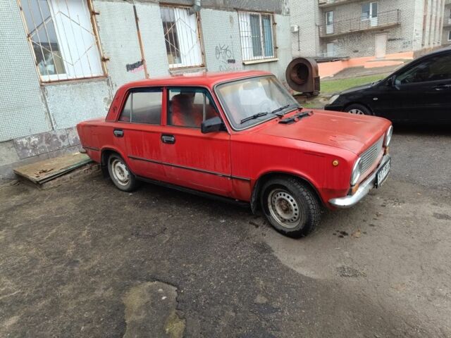 Красный ВАЗ 2101, объемом двигателя 1.5 л и пробегом 99 тыс. км за 286 $, фото 2 на Automoto.ua