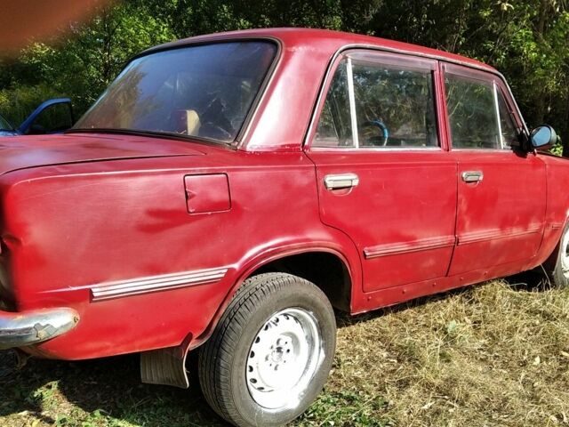 ВАЗ 2101 1979 в Сумах на Automoto.ua Красный ВАЗ 2101, объемом двигателя 0 л и пробегом 300 тыс. км за 481 $, фото 1 на Automoto.ua