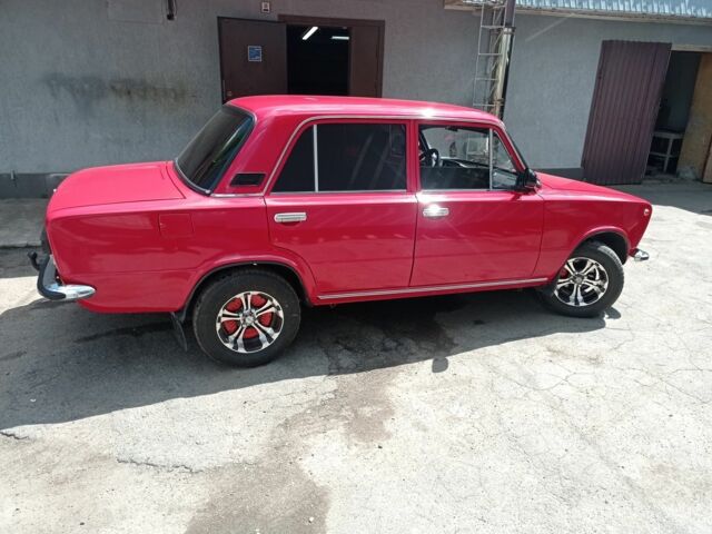 ВАЗ 2101 1979 в Виннице на Automoto.ua Красный ВАЗ 2101, объемом двигателя 1.3 л и пробегом 97 тыс. км за 2400 $, фото 6 на Automoto.ua