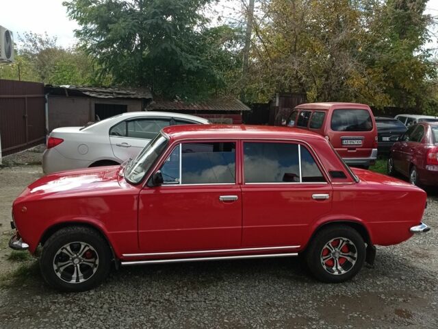 ВАЗ 2101 1979 в Виннице на Automoto.ua Красный ВАЗ 2101, объемом двигателя 1.3 л и пробегом 97 тыс. км за 2400 $, фото 1 на Automoto.ua