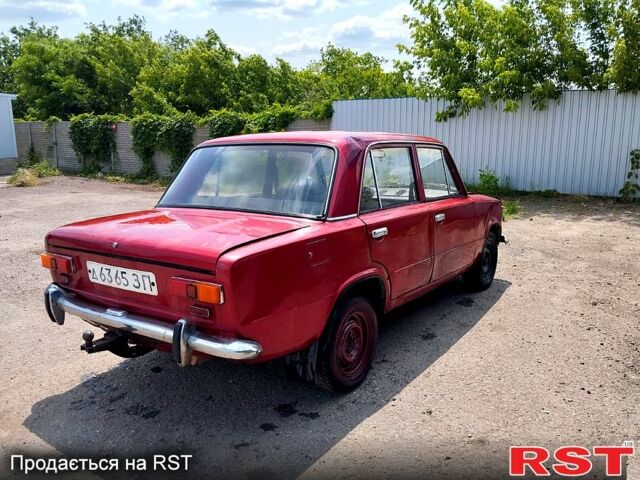 Красный ВАЗ 2101, объемом двигателя 1.6 л и пробегом 300 тыс. км за 300 $, фото 5 на Automoto.ua