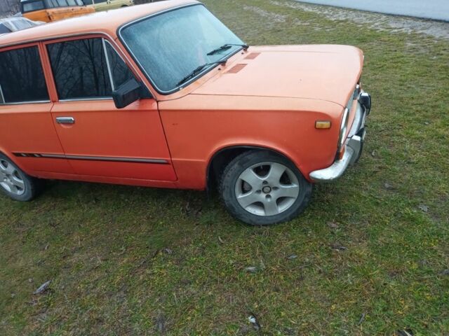 Красный ВАЗ 2101, объемом двигателя 0 л и пробегом 350 тыс. км за 904 $, фото 4 на Automoto.ua