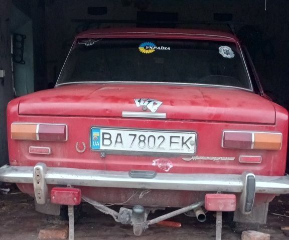 Красный ВАЗ 2101, объемом двигателя 1.2 л и пробегом 100 тыс. км за 521 $, фото 2 на Automoto.ua