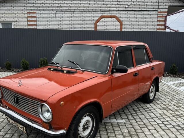Красный ВАЗ 2101, объемом двигателя 1.7 л и пробегом 200 тыс. км за 595 $, фото 2 на Automoto.ua