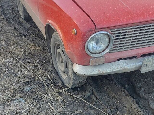 Красный ВАЗ 2101, объемом двигателя 0 л и пробегом 1000 тыс. км за 600 $, фото 6 на Automoto.ua