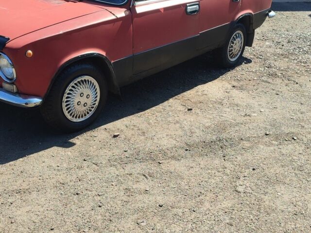 Красный ВАЗ 2101, объемом двигателя 1.2 л и пробегом 82 тыс. км за 450 $, фото 1 на Automoto.ua