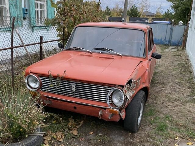 ВАЗ 2101 1980 в Новомосковске на Automoto.ua Красный ВАЗ 2101, объемом двигателя 1.2 л и пробегом 10 тыс. км за 265 $, фото 1 на Automoto.ua