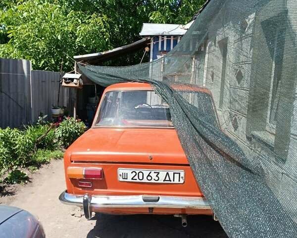 Красный ВАЗ 2101, объемом двигателя 1.3 л и пробегом 300 тыс. км за 365 $, фото 2 на Automoto.ua