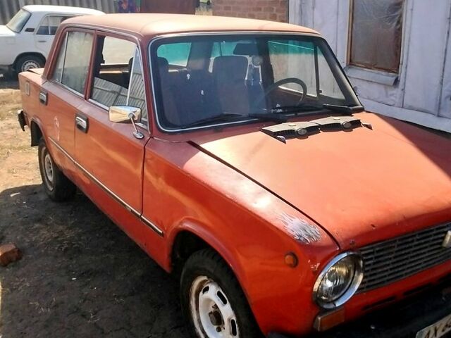 Красный ВАЗ 2101, объемом двигателя 1.3 л и пробегом 0 тыс. км за 500 $, фото 1 на Automoto.ua