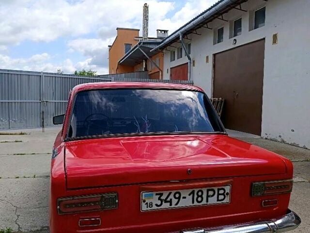 Красный ВАЗ 2101, объемом двигателя 1.2 л и пробегом 400 тыс. км за 600 $, фото 3 на Automoto.ua