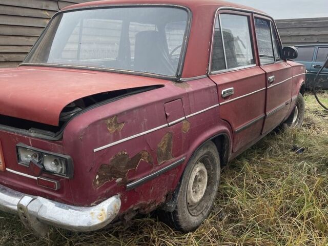 Красный ВАЗ 2101, объемом двигателя 1.3 л и пробегом 200 тыс. км за 286 $, фото 3 на Automoto.ua