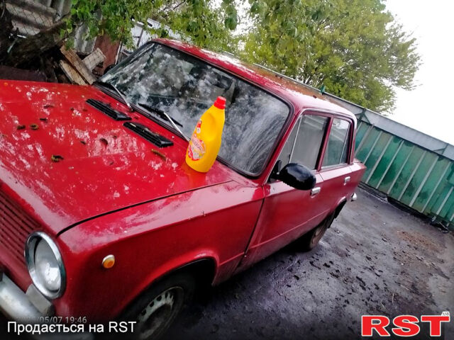 Красный ВАЗ 2101, объемом двигателя 1.5 л и пробегом 0 тыс. км за 650 $, фото 4 на Automoto.ua