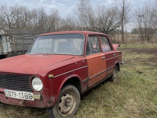 Красный ВАЗ 2101, объемом двигателя 1.3 л и пробегом 200 тыс. км за 286 $, фото 1 на Automoto.ua