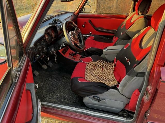 Красный ВАЗ 2101, объемом двигателя 1.5 л и пробегом 333 тыс. км за 850 $, фото 11 на Automoto.ua