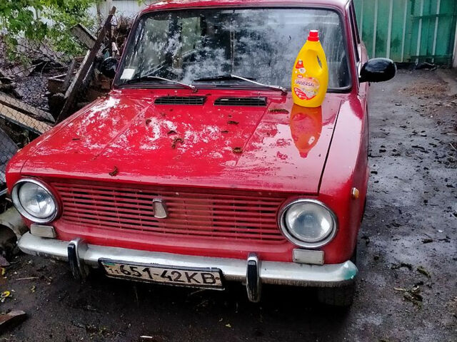Красный ВАЗ 2101, объемом двигателя 1.5 л и пробегом 0 тыс. км за 650 $, фото 5 на Automoto.ua