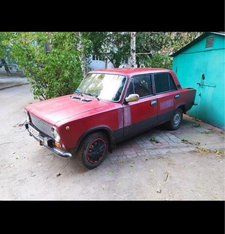 ВАЗ 2101 1980 в Кропивницком (Кировограде) на Automoto.ua Красный ВАЗ 2101, объемом двигателя 1.2 л и пробегом 84 тыс. км за 502 $, фото 3 на Automoto.ua
