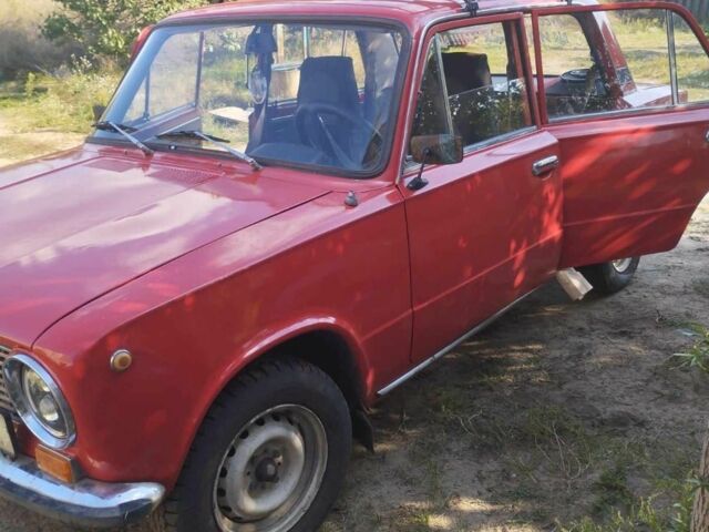 Красный ВАЗ 2101, объемом двигателя 1.3 л и пробегом 82 тыс. км за 777 $, фото 2 на Automoto.ua