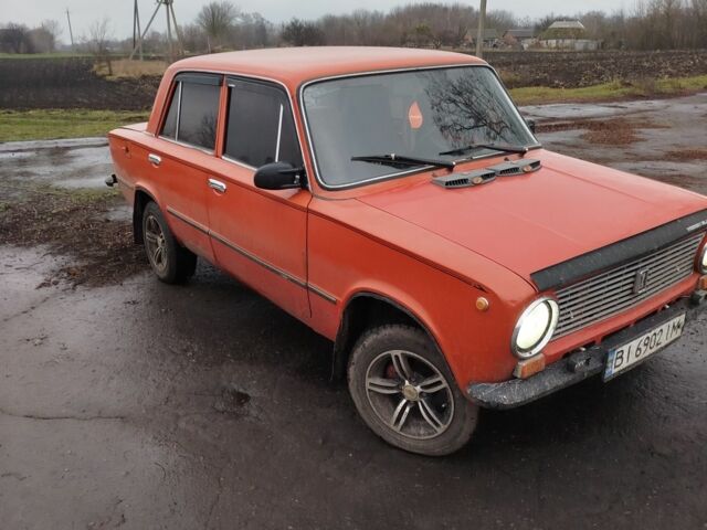 Красный ВАЗ 2101, объемом двигателя 1.3 л и пробегом 60 тыс. км за 592 $, фото 5 на Automoto.ua