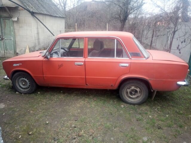 Красный ВАЗ 2101, объемом двигателя 1.3 л и пробегом 711 тыс. км за 356 $, фото 3 на Automoto.ua