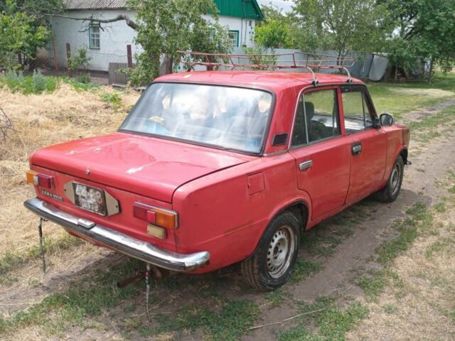 Красный ВАЗ 2101, объемом двигателя 1.2 л и пробегом 100 тыс. км за 550 $, фото 4 на Automoto.ua