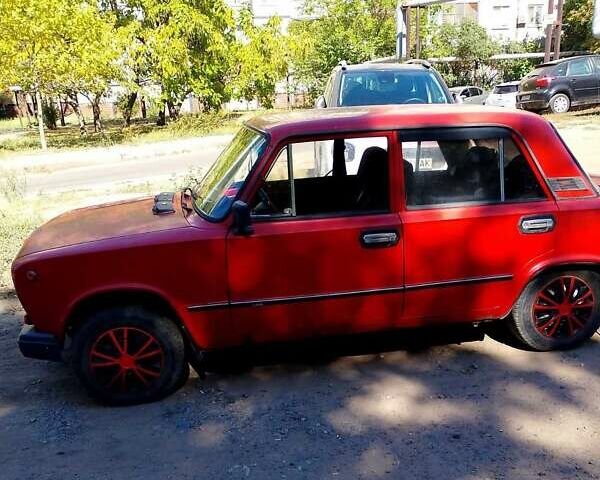 Красный ВАЗ 2101, объемом двигателя 1.3 л и пробегом 120 тыс. км за 604 $, фото 1 на Automoto.ua