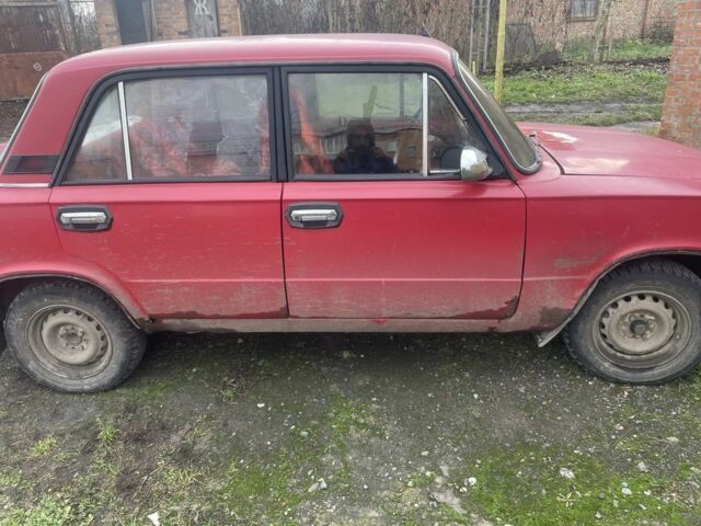 Красный ВАЗ 2101, объемом двигателя 1.2 л и пробегом 100 тыс. км за 355 $, фото 1 на Automoto.ua