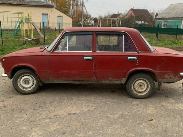 Красный ВАЗ 2101, объемом двигателя 1.3 л и пробегом 200 тыс. км за 309 $, фото 2 на Automoto.ua