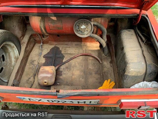 Красный ВАЗ 2101, объемом двигателя 1.5 л и пробегом 380 тыс. км за 650 $, фото 3 на Automoto.ua