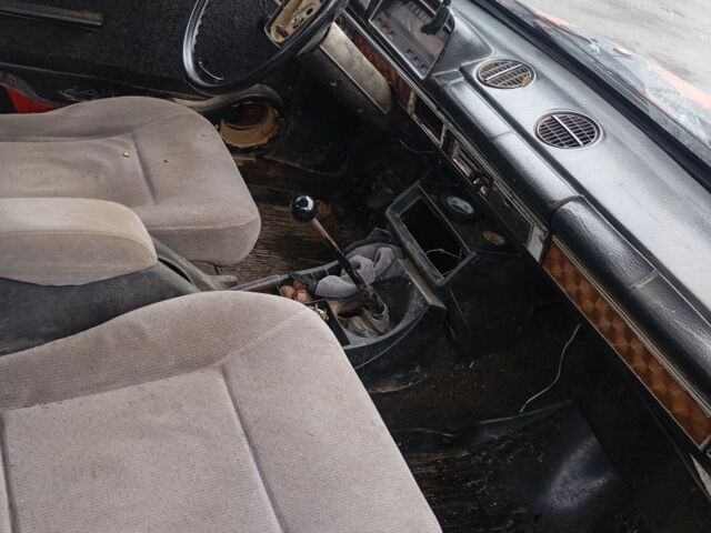 Красный ВАЗ 2101, объемом двигателя 1.2 л и пробегом 2 тыс. км за 357 $, фото 4 на Automoto.ua
